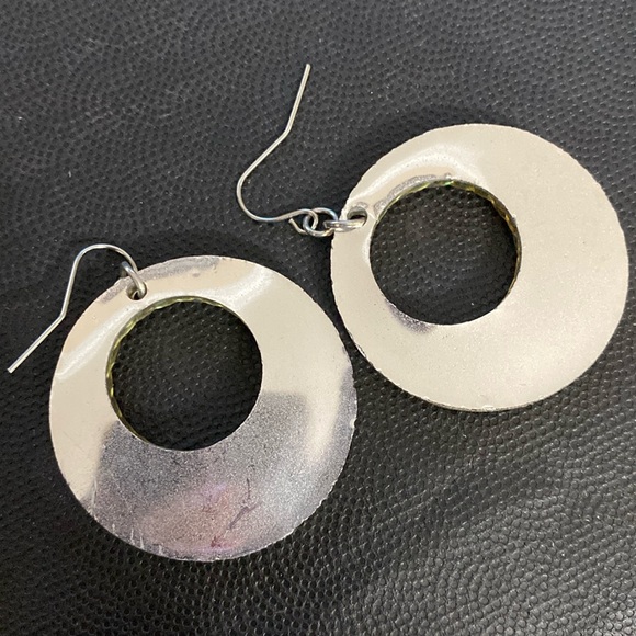 Set of 2 Acrylic Boho Dangling pierced Earrings - Picture 7 of 12